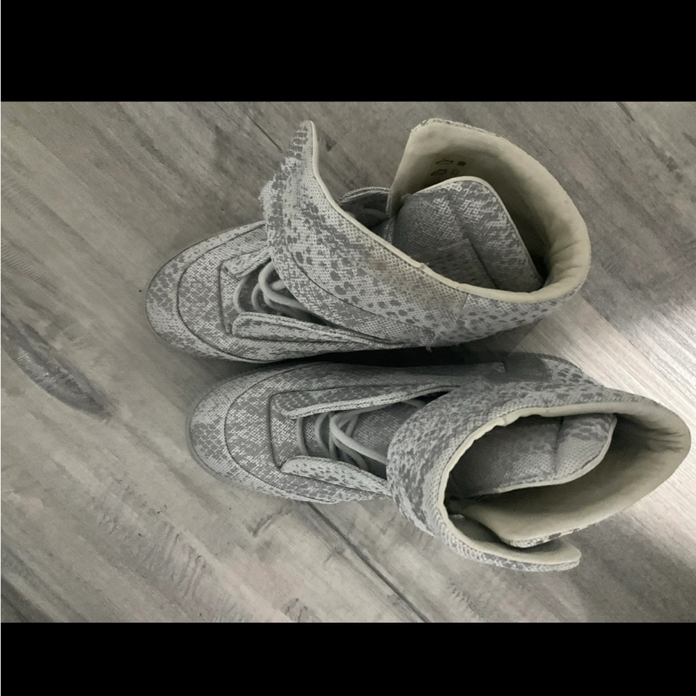 Margiela Future read description